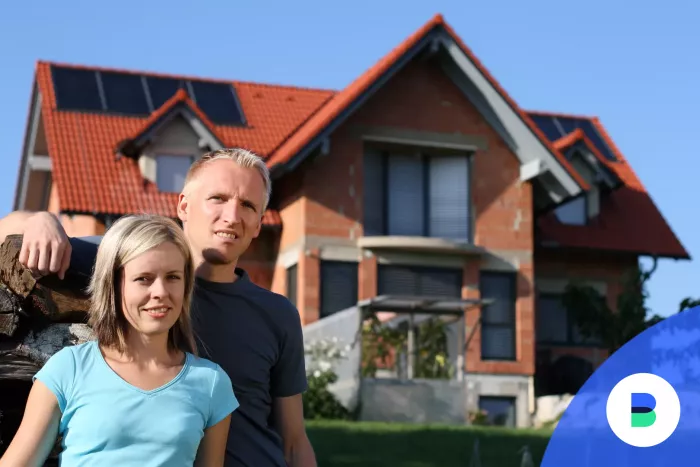 Házaspár akik a házukat fel akarják újítani hitel segítségével