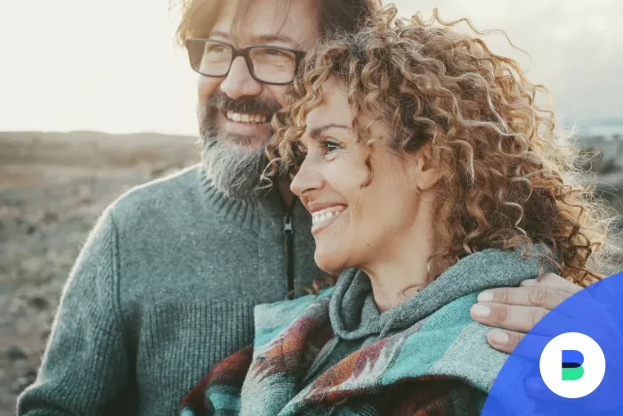 Boldog házaspár akik az szja visszatérítés segítségével takarítottak meg a nyugdíjukra